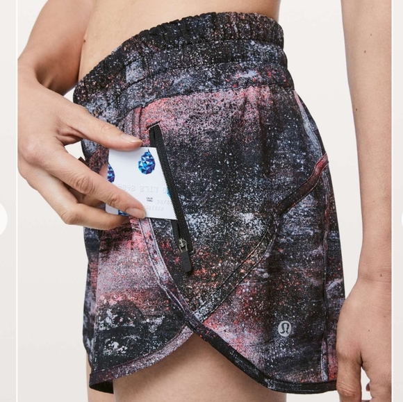 lululemon athletica Pants - NWOT *RARE* Lululemon Tracker Short V